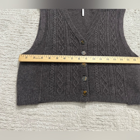 NWOT Free People Beatrice Cashmere Button Up Sleeveless Top - Picture 6 of 7